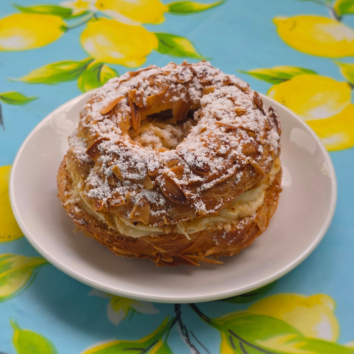 Almond Caramel Crunch Ring